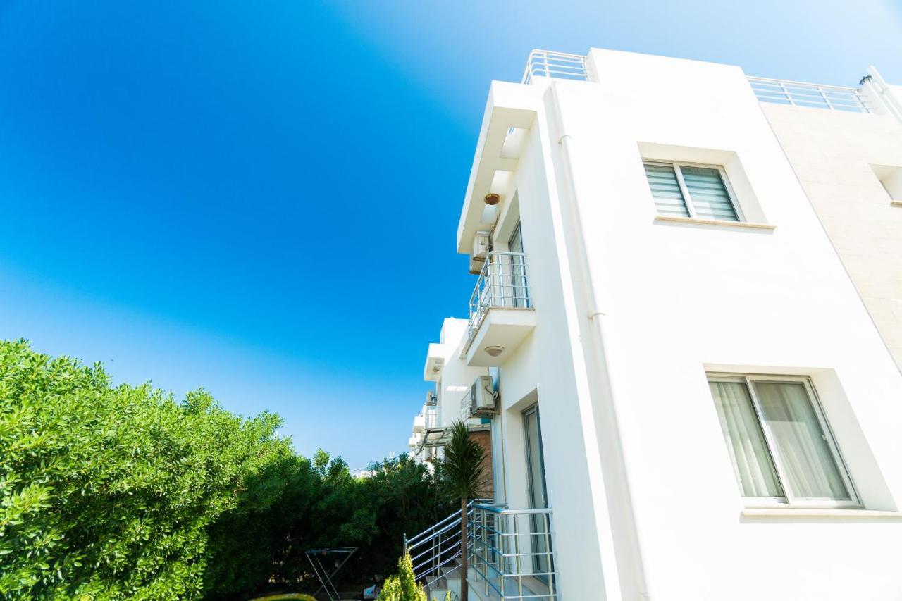 Beautiful & Quiet Two-Bedroom Apartment With Private Garden Lukomorye C1 Kyrenia  Exterior photo