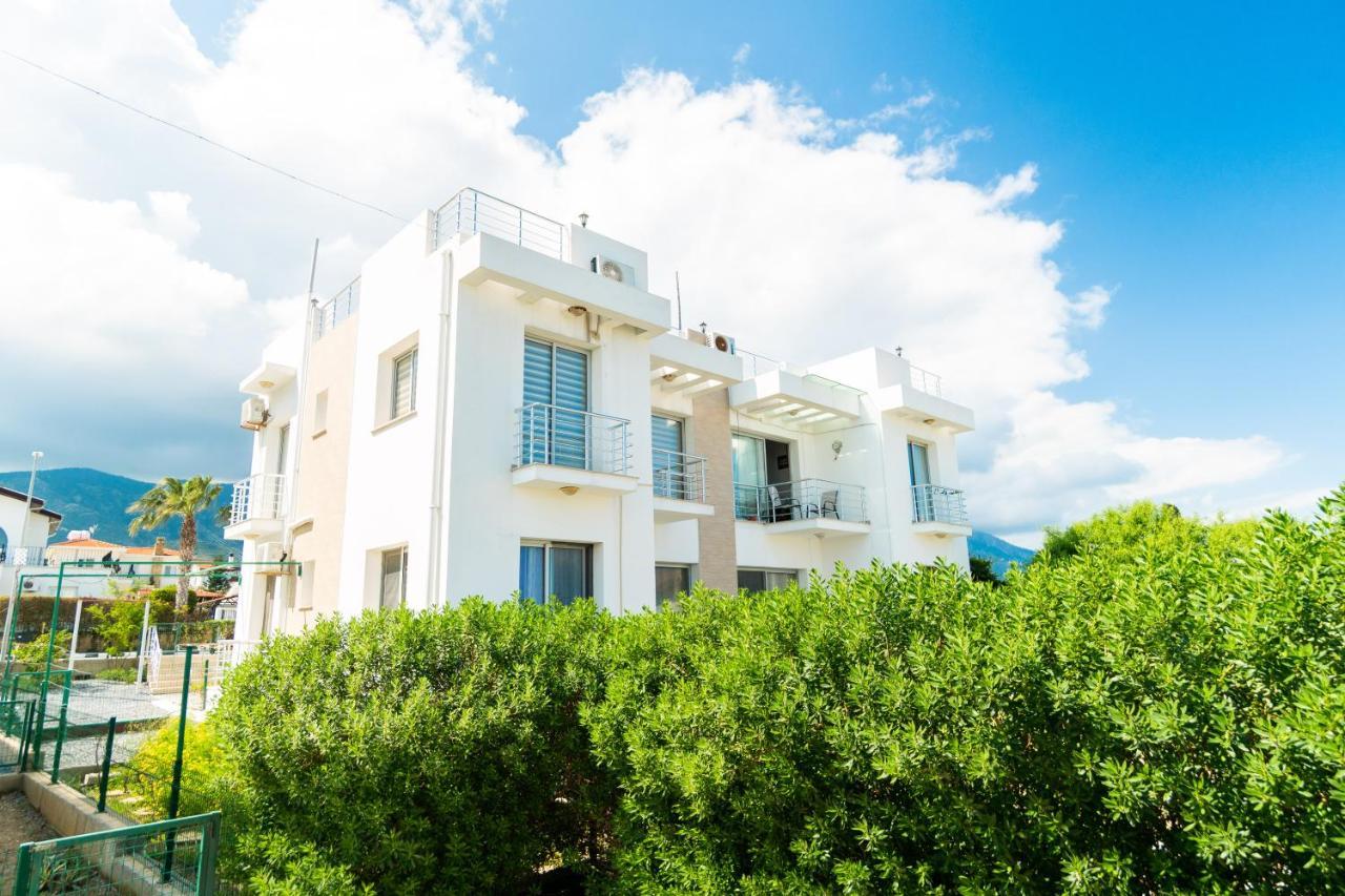 Beautiful & Quiet Two-Bedroom Apartment With Private Garden Lukomorye C1 Kyrenia  Exterior photo